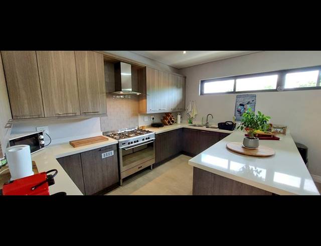 2 BEDROOM APARTMENT FOR SALE IN MENLO PARK